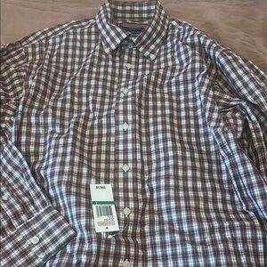 Men’s size large Vineyard Vines Red and White Plaid Button Download Shirt NWT